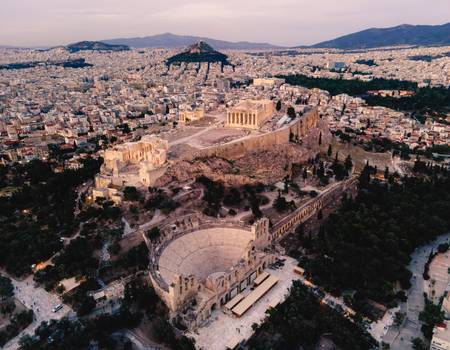 The Best Time to Visit Greece: A Seasonal Guide for Travelers