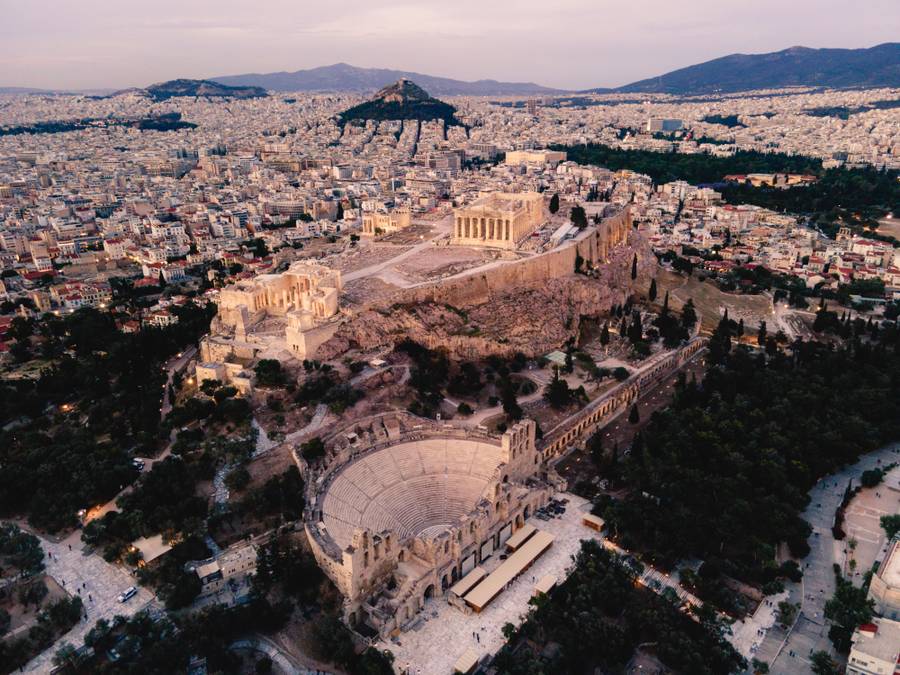 The Best Time to Visit Greece: A Seasonal Guide for Travelers